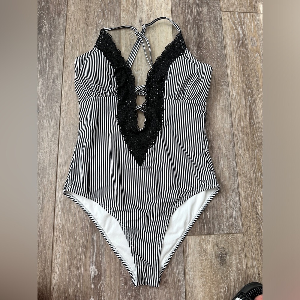 #4) 🏖️Cup She one piece swimsuit Size L (NWOT)